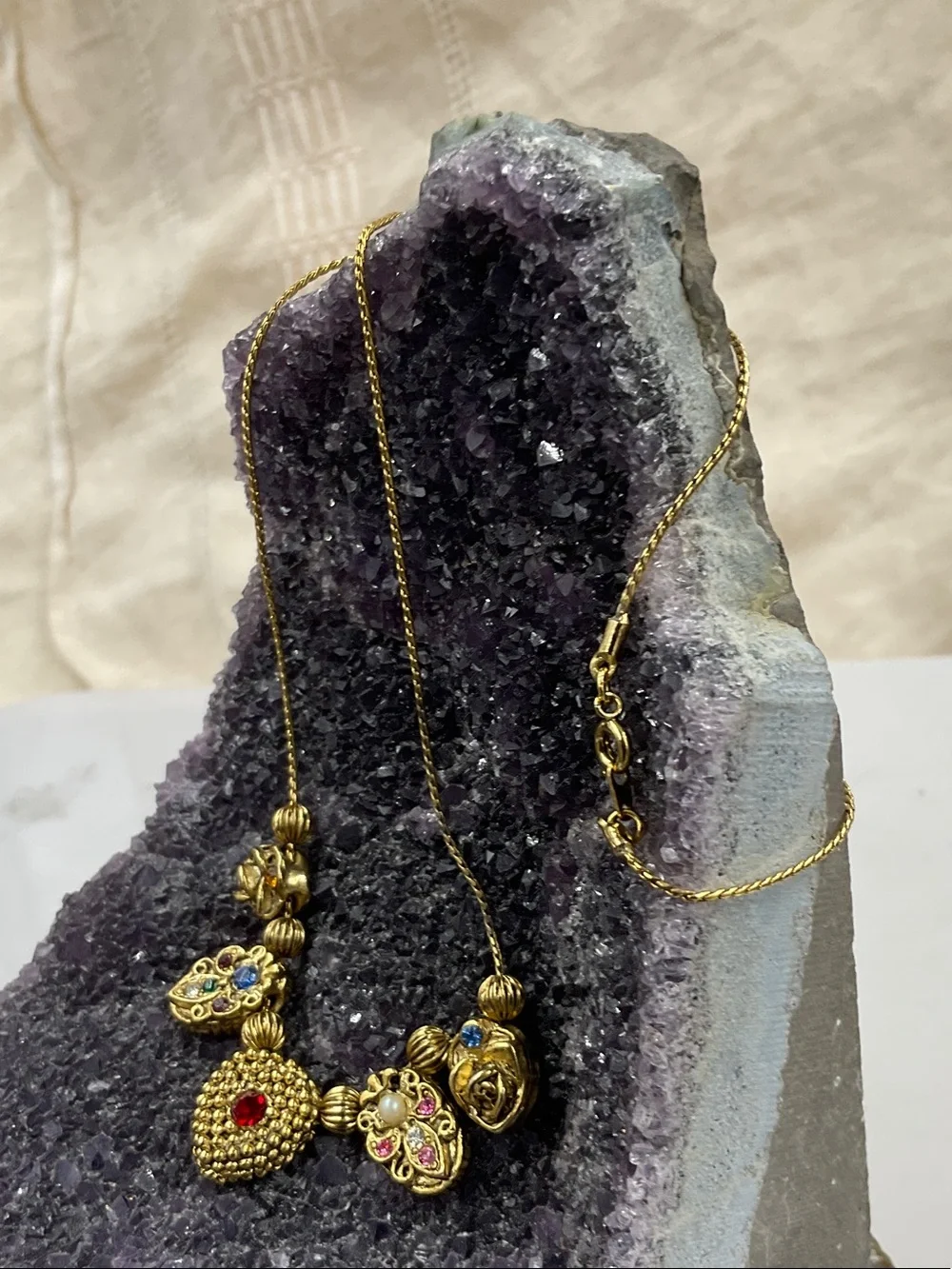 Vtg. 1970’s Gold-Tone Slide Multi Pendant Necklace With Sliding Charms